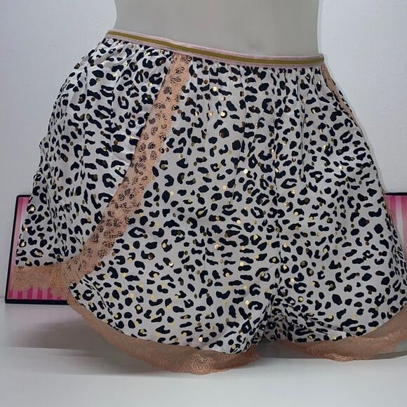 NEW VICTORIA SECRET PAJAMA SHORT - Picture 1 of 4